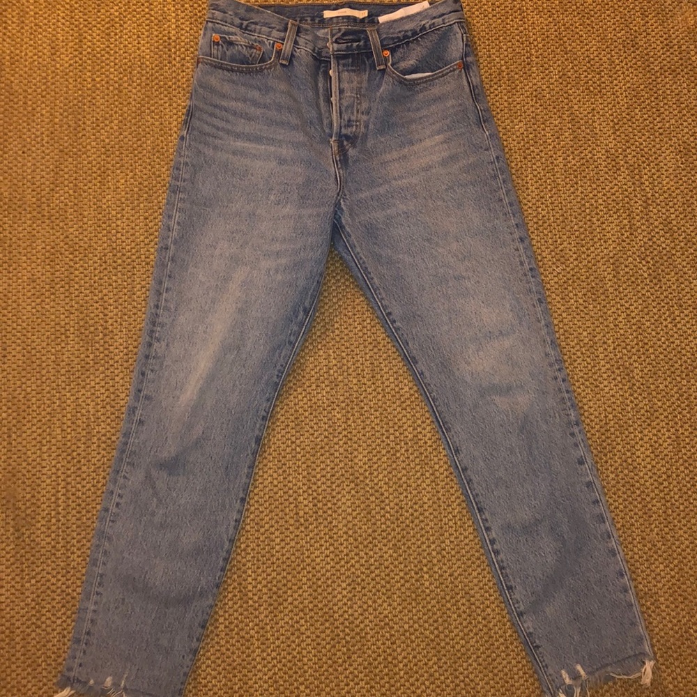 The cutest Levi’s 501 wedgie size 27